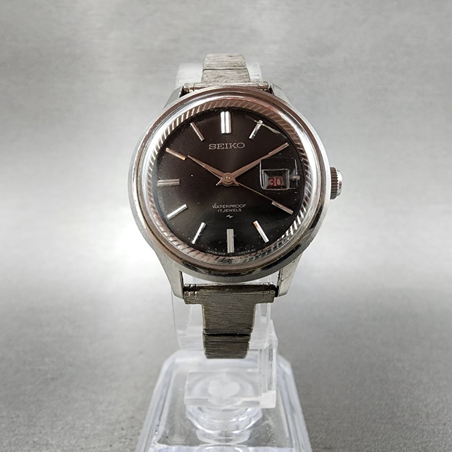 Seiko Watch Women 27mm Black dial Silver Tone Date Manual 21180340 Runs READ!!!5