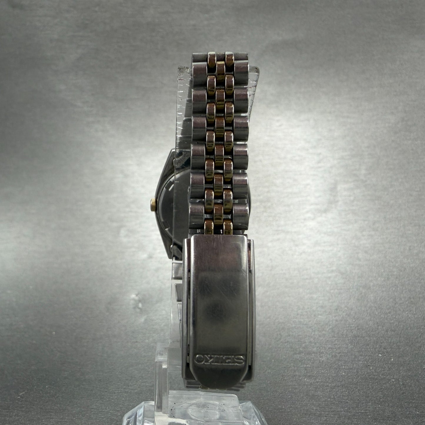 Seiko Watch Women 25mm White Dial Two Tone Daydate Round 7n83-0041 New Batt HN67
