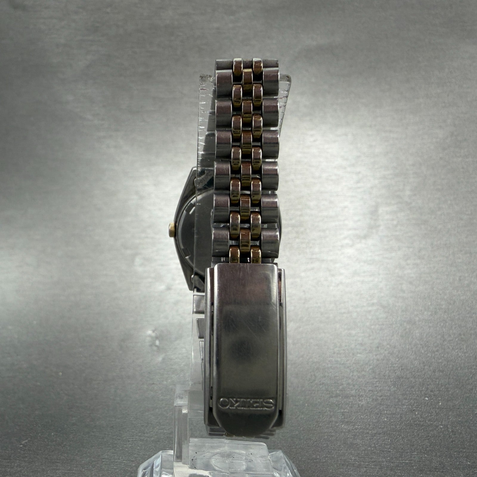 Seiko Watch Women 25mm White Dial Two Tone Daydate Round 7n83-0041 New Batt HN67