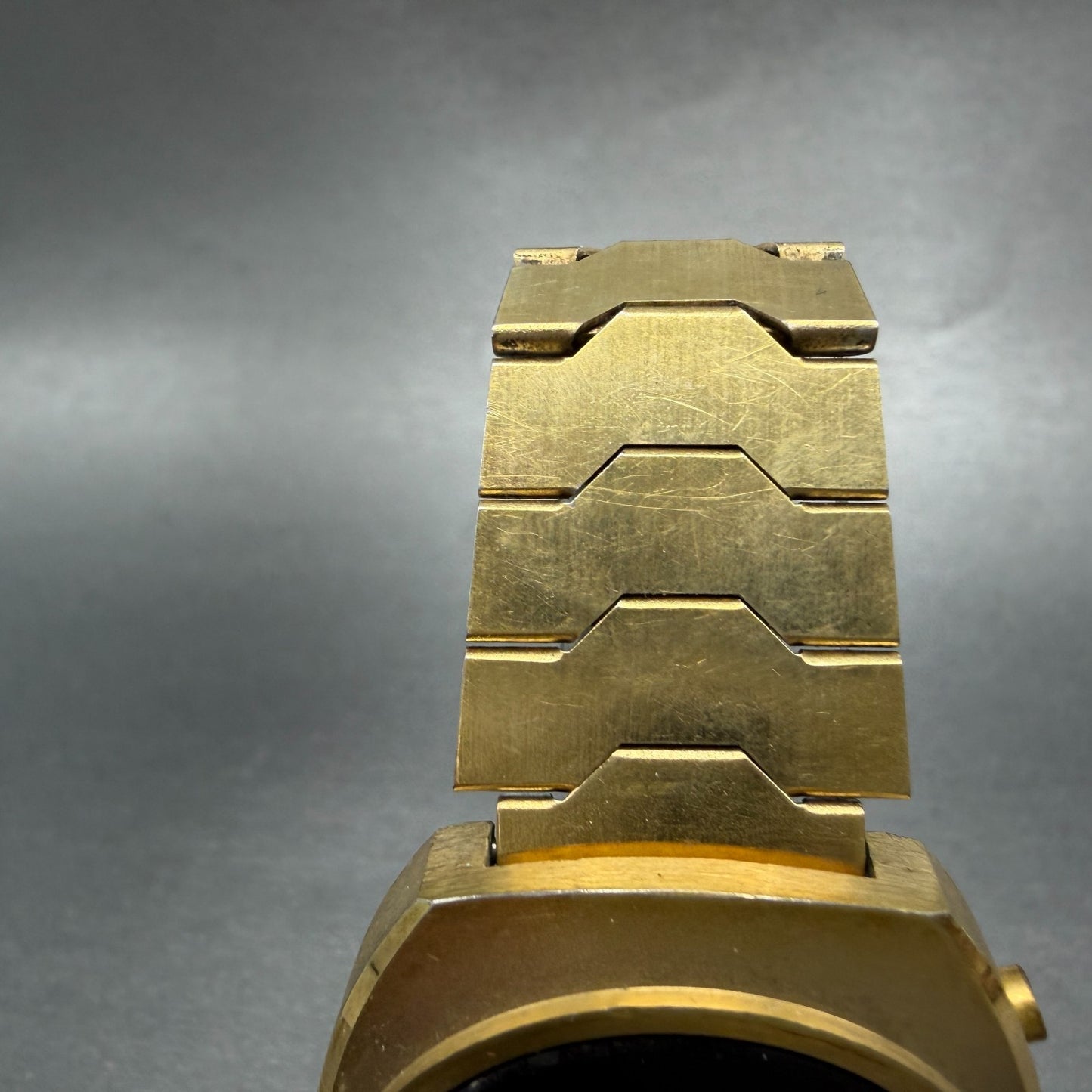 Benrus RED LED Watch Men 37mm Digital Gold Tone READ!!!! Round New Battery VTG5