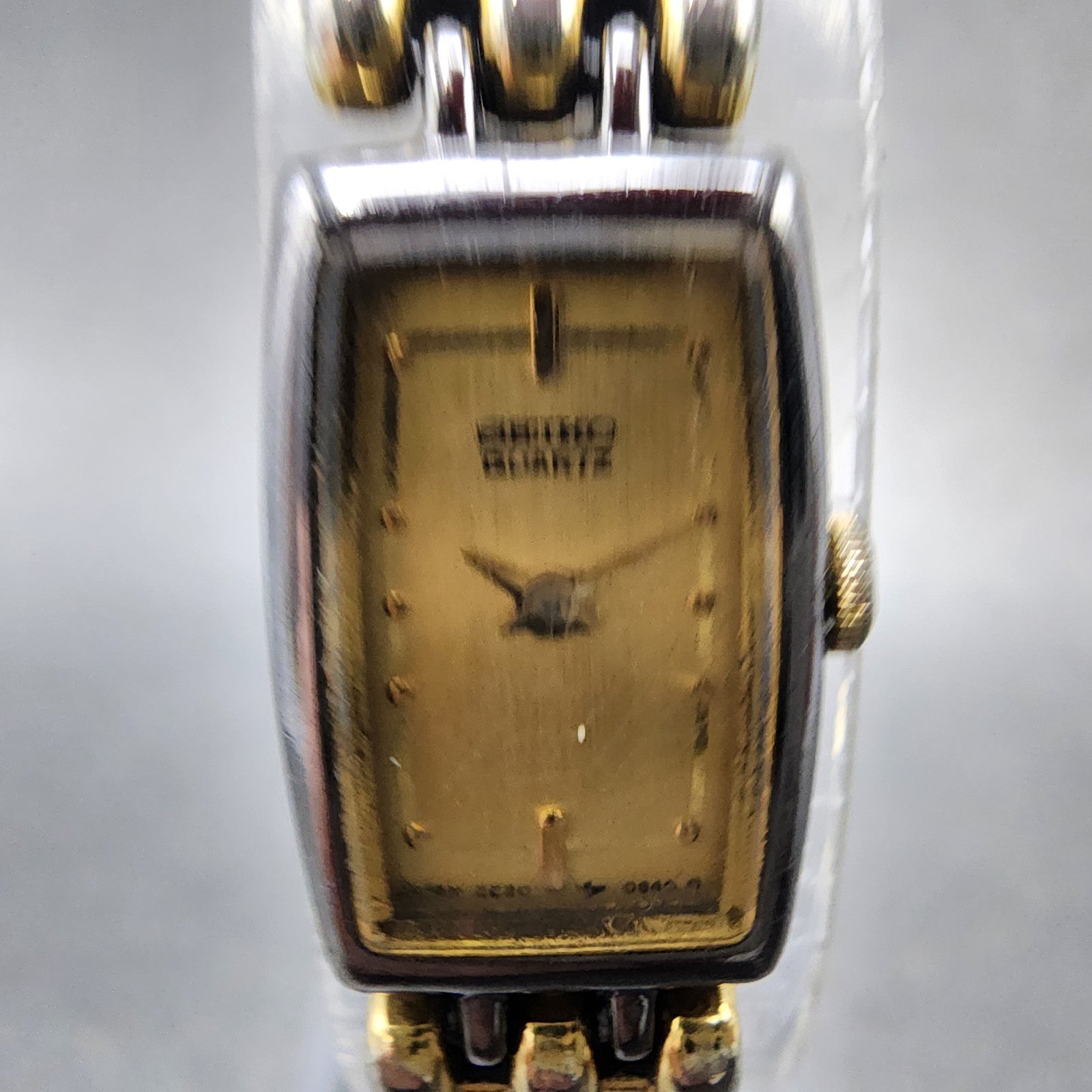 Seiko Tank Watch Women 12mm Champagne Dial Two Tone 2e205770 New Battery1