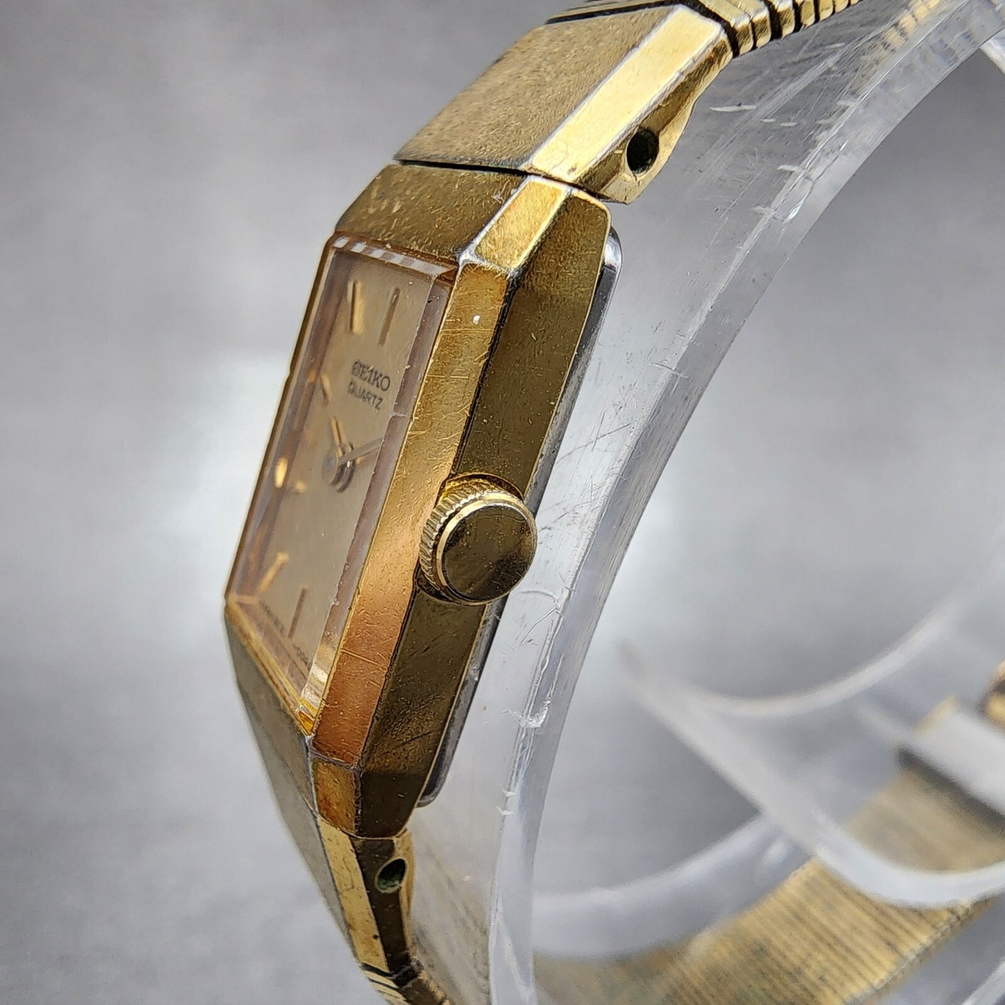 Seiko Tank Watch Women 12mm Champagne Dial Gold Tone 2e20-5029 New Battery