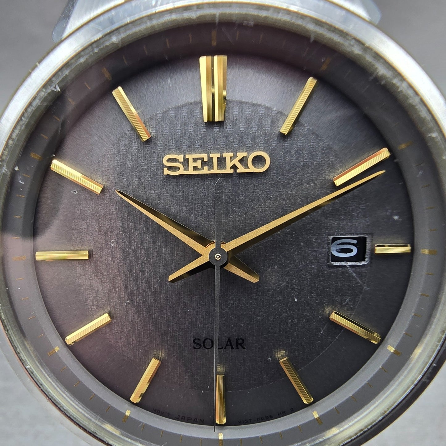 Seiko Solar Watch Men 40mm Black Dial Two Tone Date Round V157-0CY0 Runs1