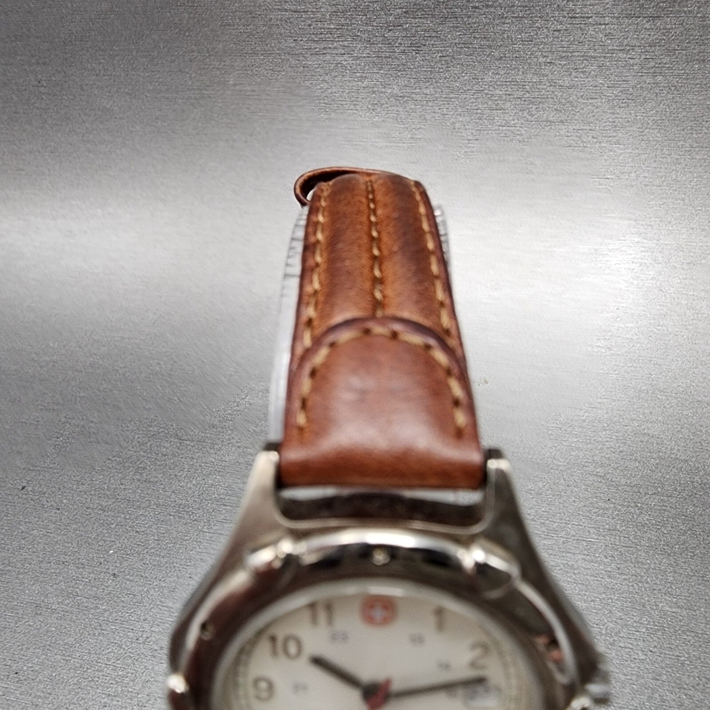 Wenger SAK Design Watch Women 29mm White Dial Silver Tone Date Round New Battery