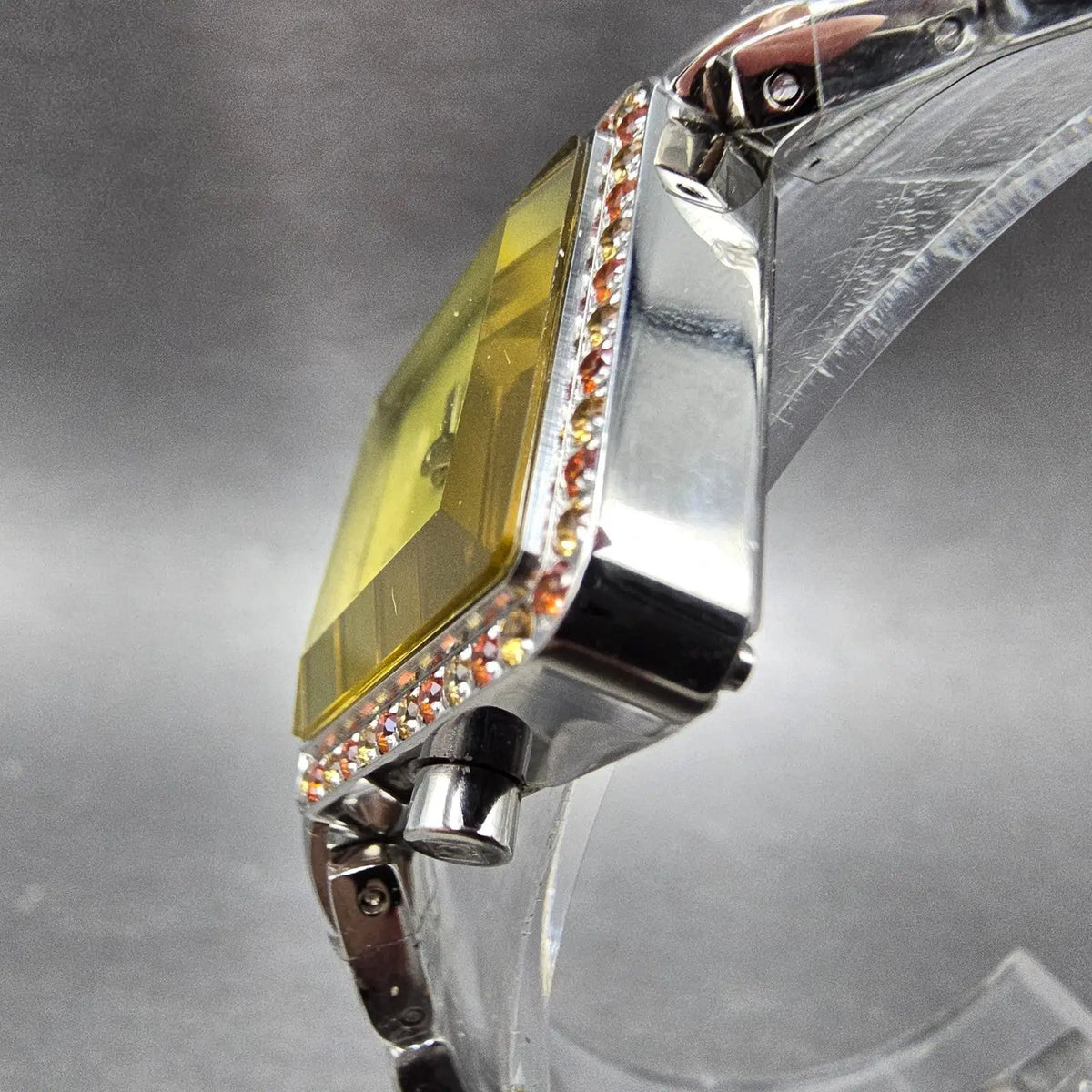 Invicta Wildflower Watch Women 30mm Yellow Dial Silver Crystals Square New Batt2
