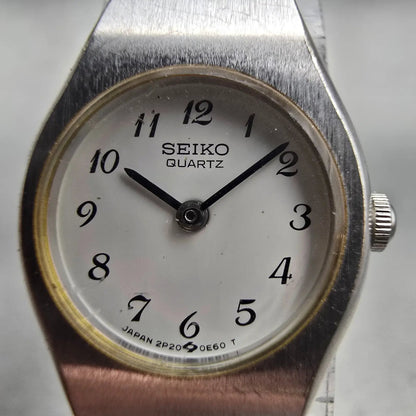 Seiko Watch Women 17mm White Dial Silver Tone Oval 2P20-0A89 New Battery Vintage1