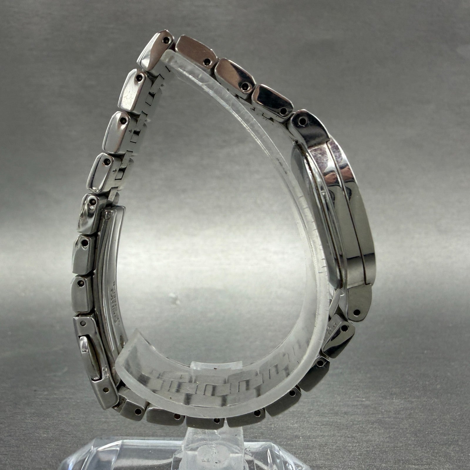 Seiko Lukia Watch Women 21mm Red Dial Silver Tone Oval 1F21-0AZ0 New Battery8