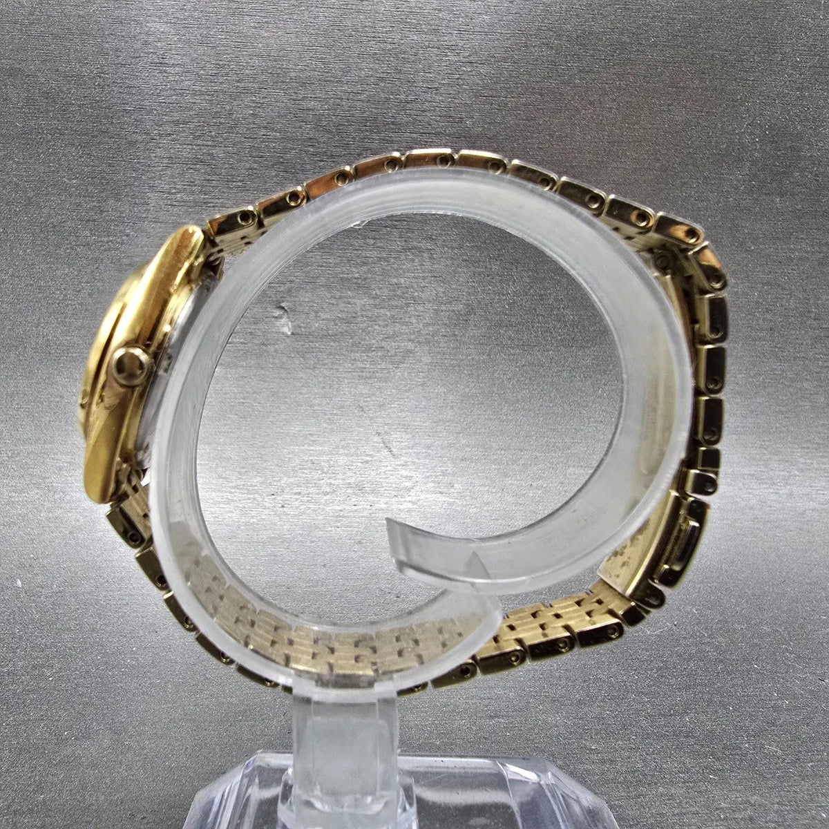 Seiko Watch Women 23mm White Dial Gold Tone Daydate Round 7N83-0011 New Batteryk6