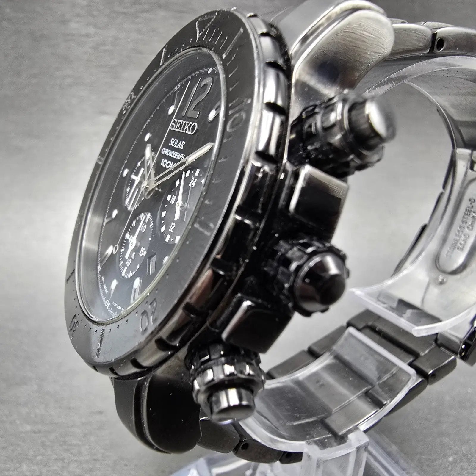 Seiko Chronograph Solar Watch Men 45mm Black Dial Black Tone Date V175-0CH0 Runs2