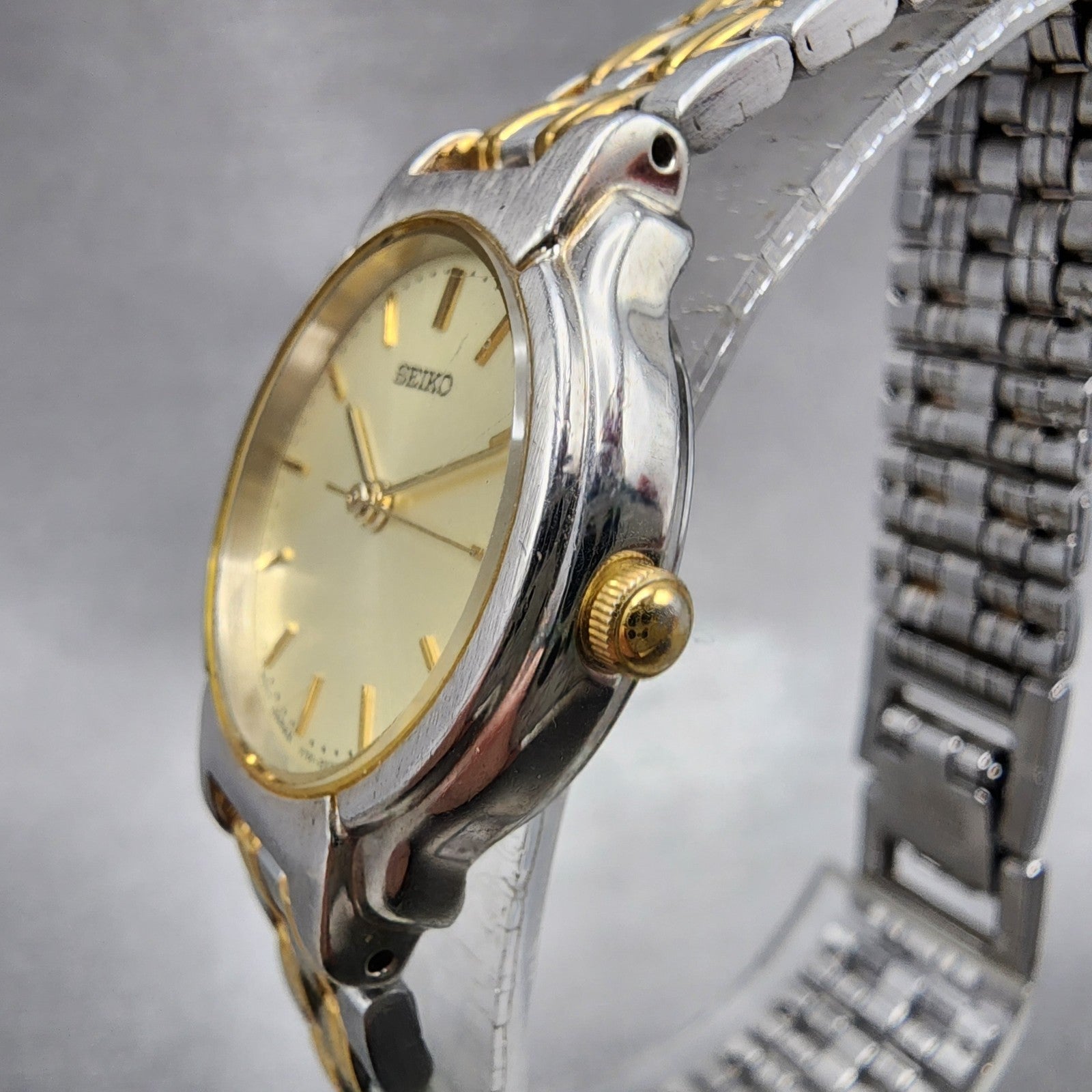 Seiko Watch Women 24mm Champagne Dial Two Tone Round V7012B90 New Battery ABC122
