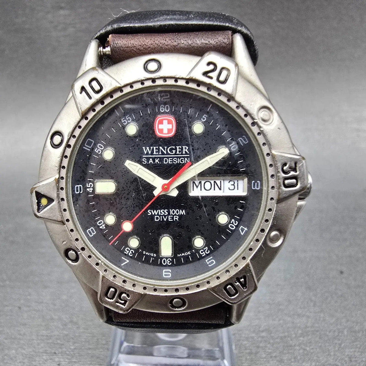 Wenger SAK Dive Watch Men 38mm Blue Dial Steel Daydate 096.0655 PARTS0