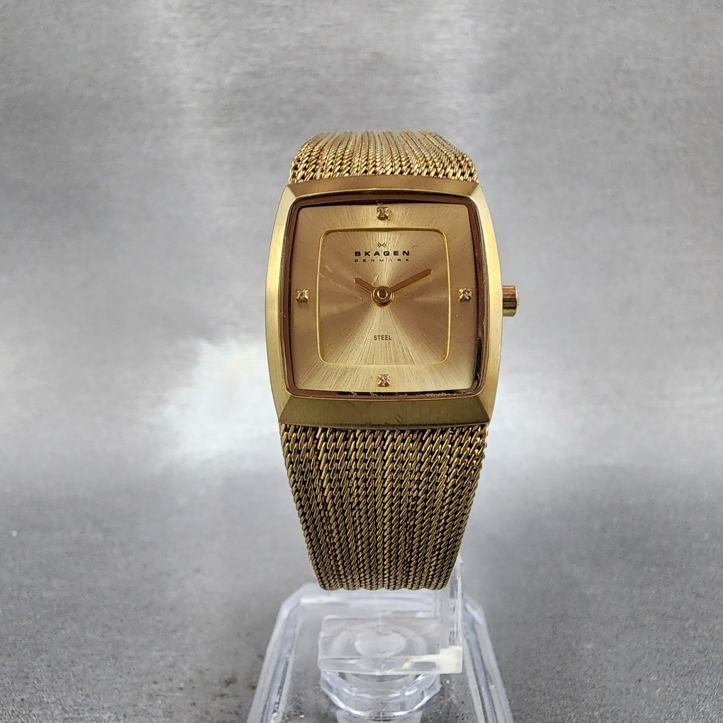 Skagen Tank Watch Women 22mm Champagne Dial Gold Tone Rectangle New Battery5