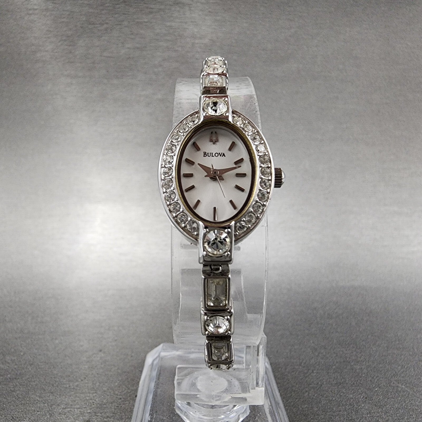 Bulova Crystal Watch Women 17mm Silver Dial Silver Tone Oval 96T49 New Batt5