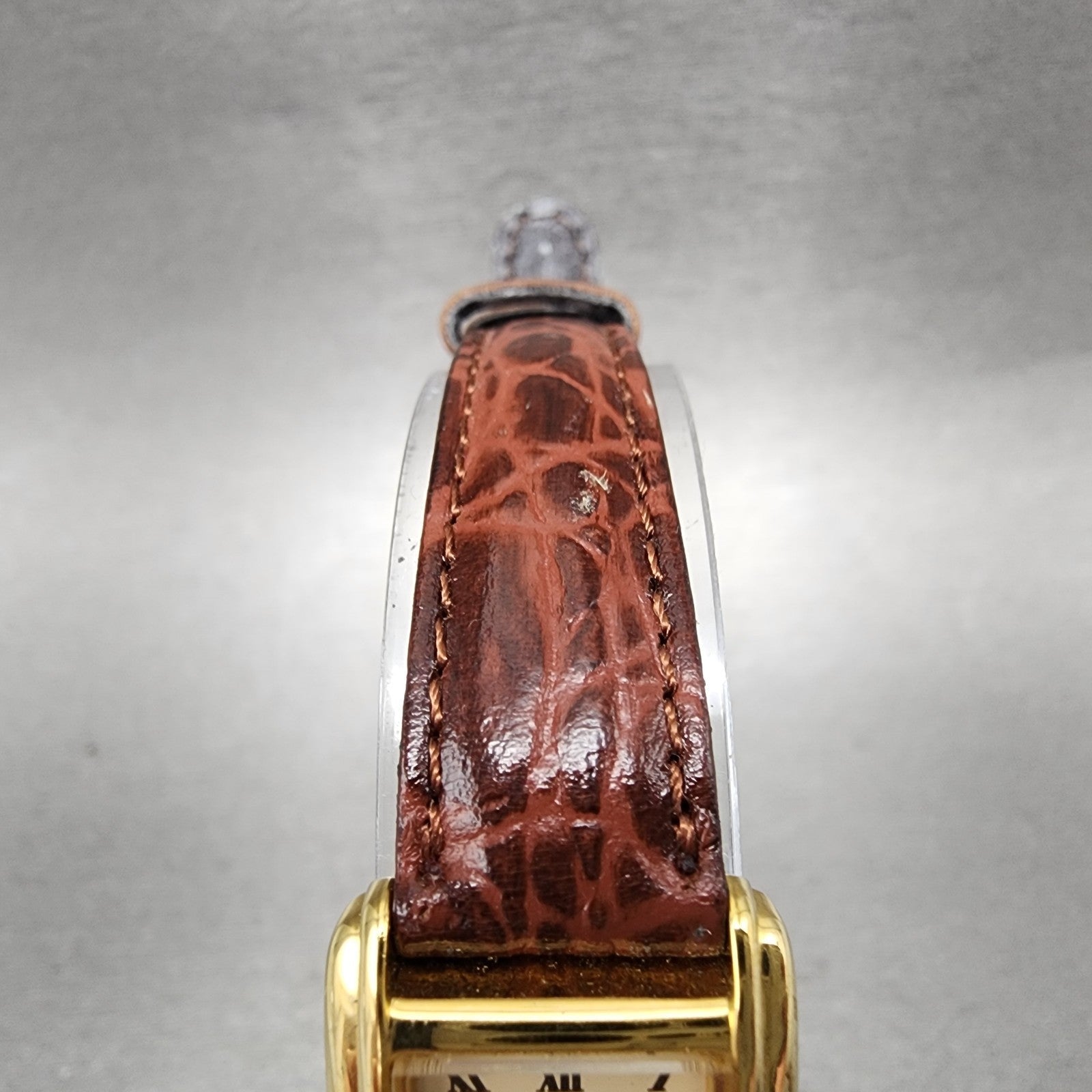 Estee Lauder Tank Watch Women 18mm cream Dial Gold Tone Rectangle New Battery4