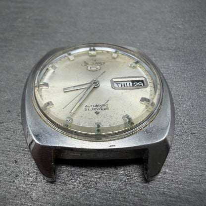 Seiko 5 Automatic Watch Men 35mm Silver Dial Silver Tone Daydate 6119-7100 PARTS3