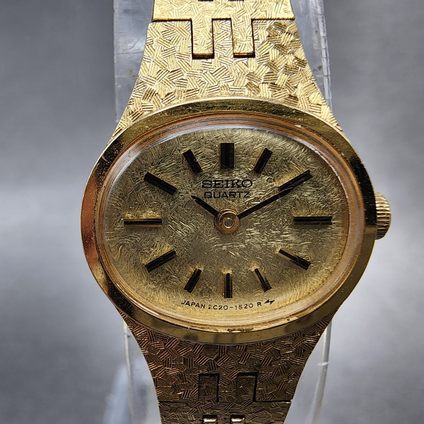 Seiko Watch Women 17mm Champagne Dial Gold Tone 2C205759 Oval New Battery1