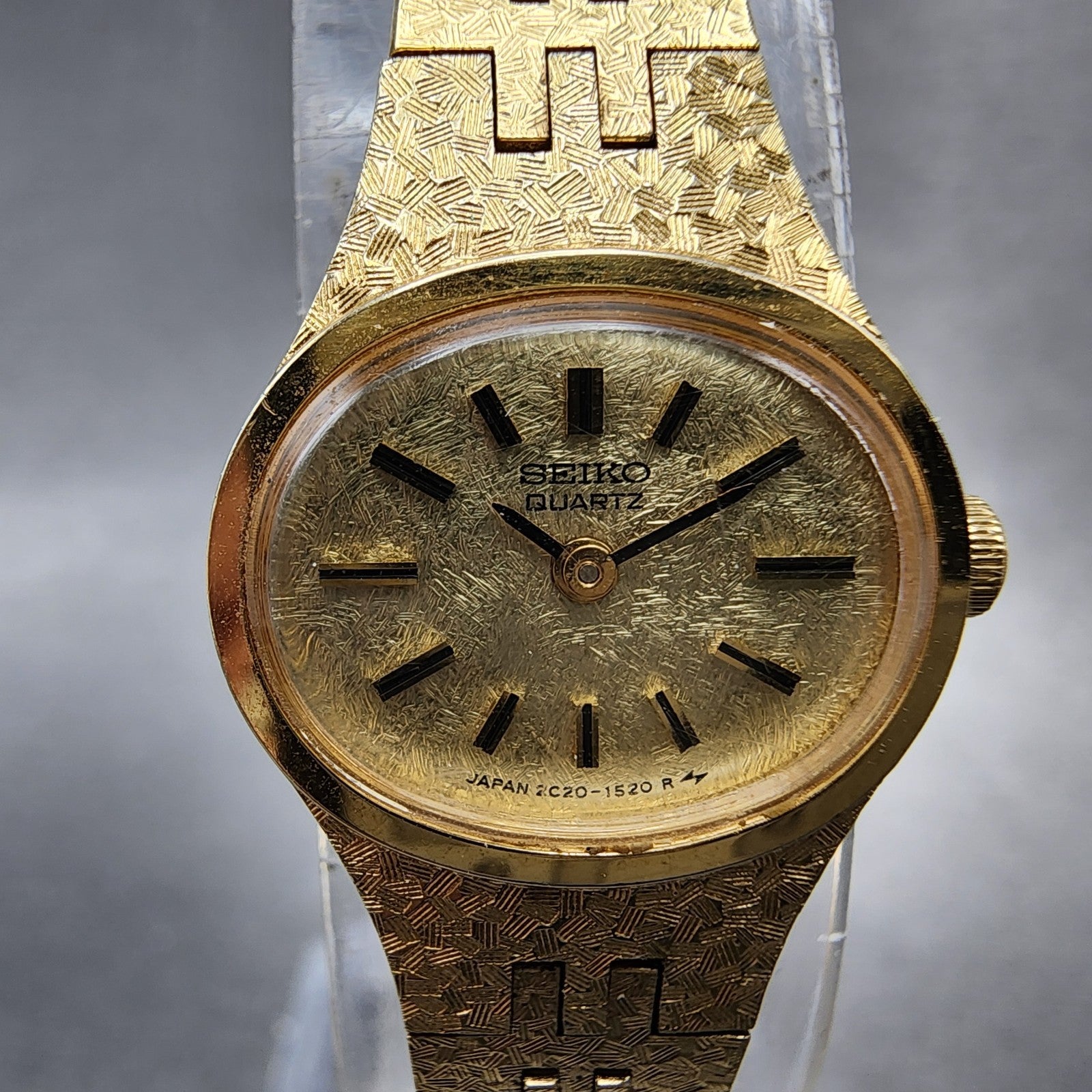 Seiko Watch Women 17mm Champagne Dial Gold Tone 2C205759 Oval New Battery1