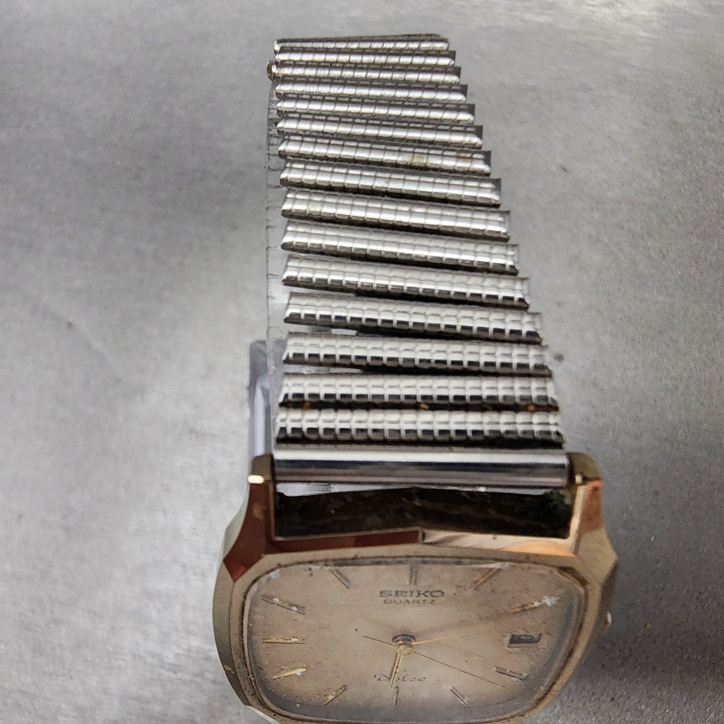 Seiko Dolce Watch Men 29mm Champagne Dial Gold Date Rectangle 9522-5010 PARTS