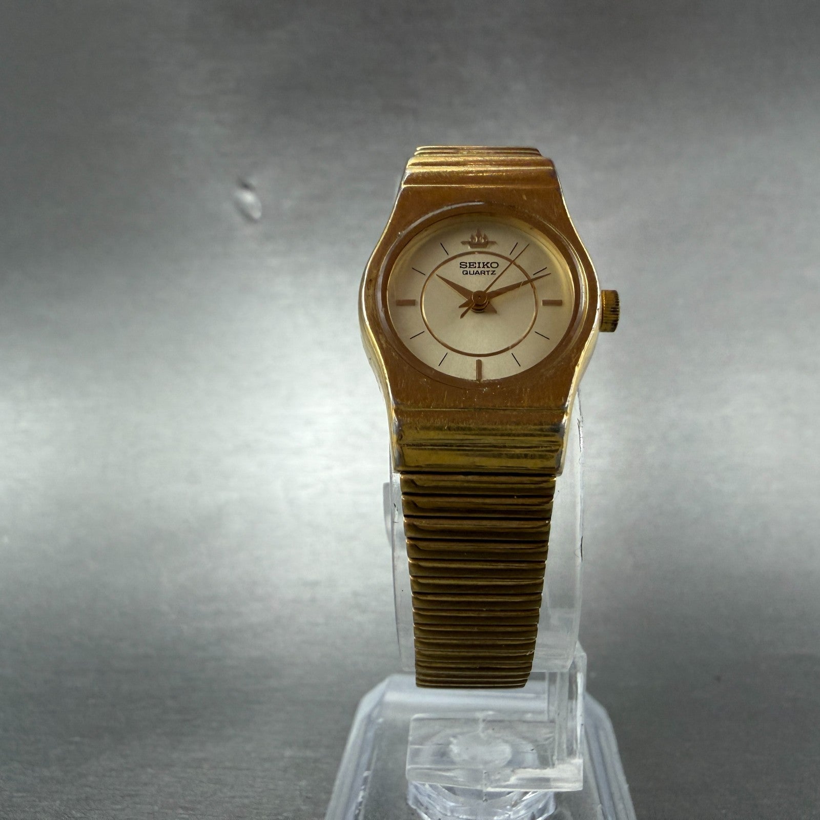 Seiko Watch Women 18mm Champagne Dial Gold Tone Round 2Y01-0140 New Battery5