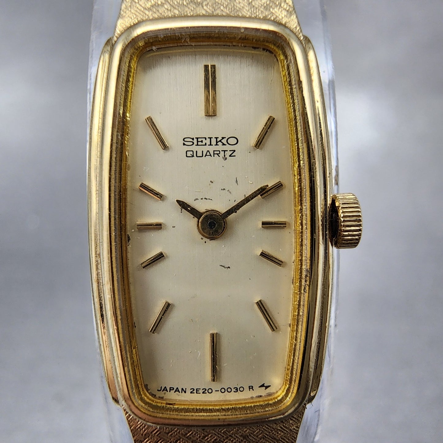 Seiko Tank Watch Women 13mm White Dial Gold Tone Rectangle 2e205010 New Battery1