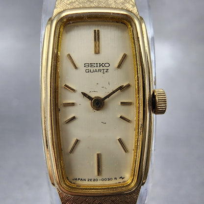 Seiko Tank Watch Women 13mm White Dial Gold Tone Rectangle 2e205010 New Battery1