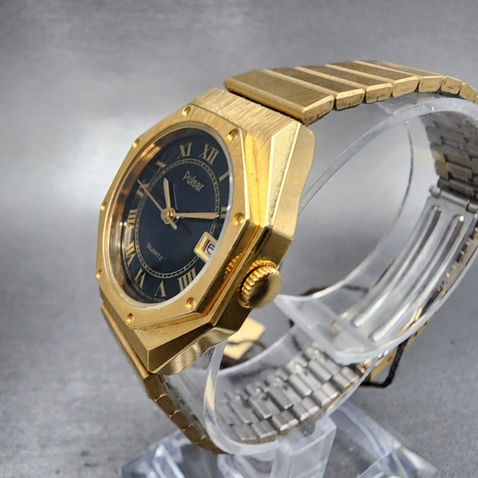 Pulsar Watch Women 24mm Black Dial Gold Tone Date Round Y6420030 New Batt NOS4