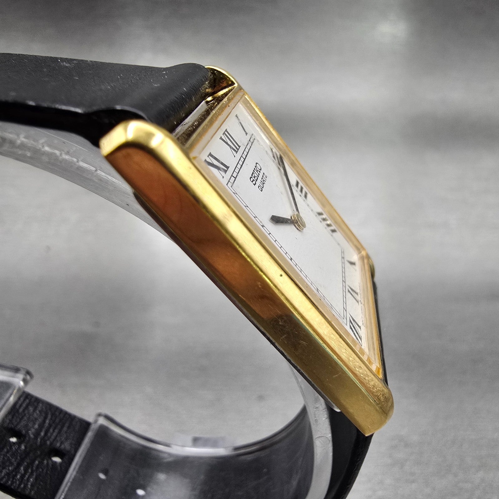 Seiko Tank Watch Men 25mm White Dial Gold Tone Rectangle 5Y30-5060 New Battery3