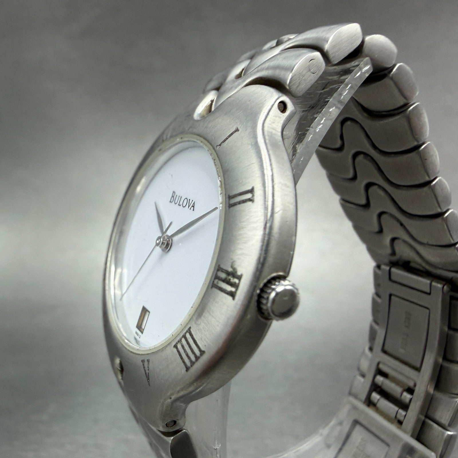 Bulova Watch Unisex 33mm White Dial Silver Tone Date Round 96B12 New Battery2