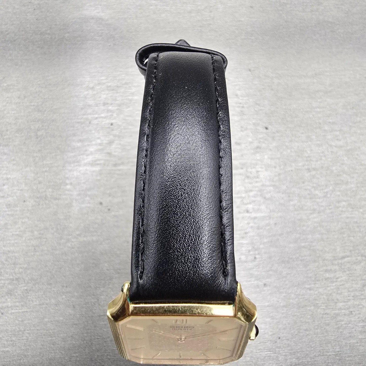 Seiko Watch Men 27mm Gold Dial Gold Tone Rectangle 5930-5199 New Battery Vintage4