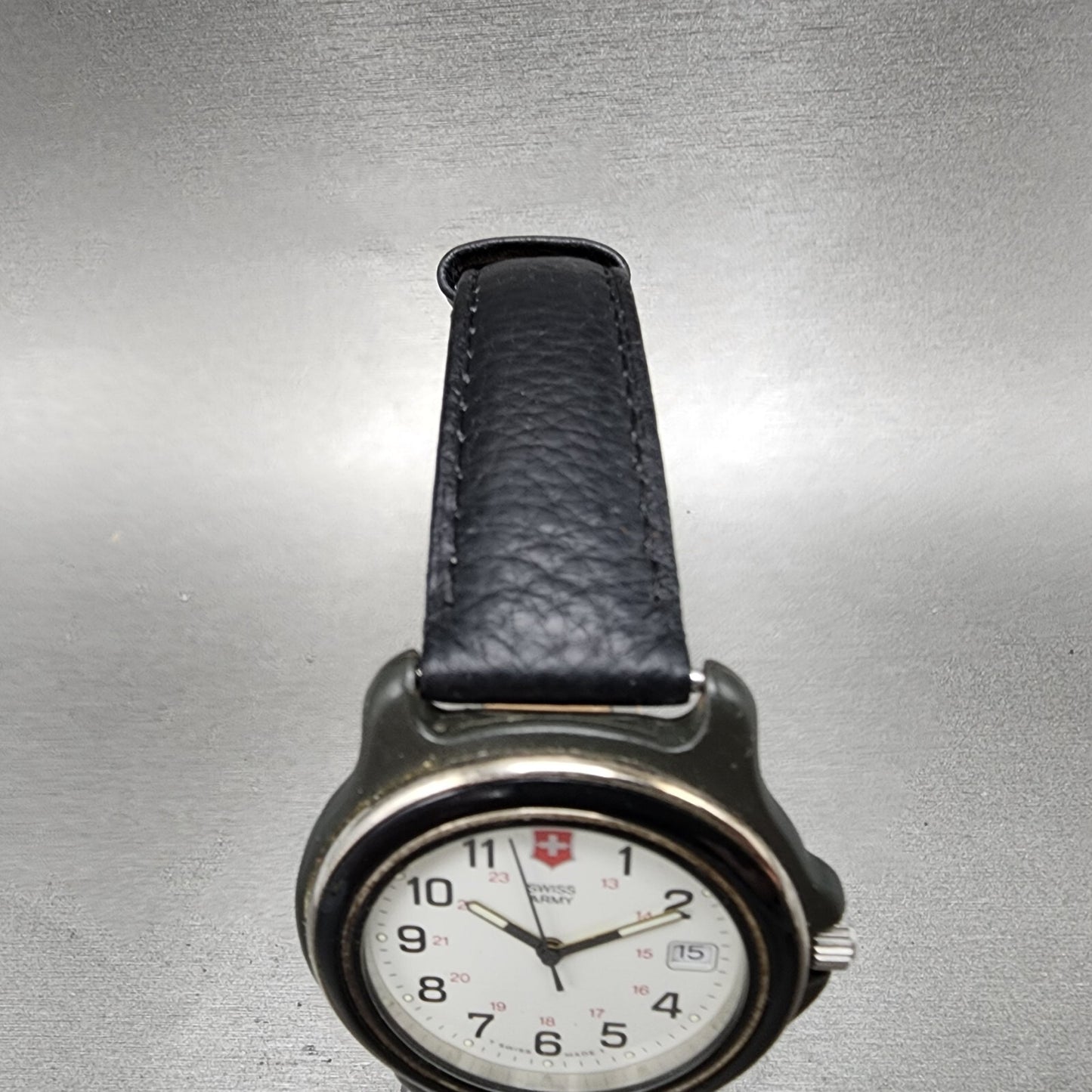 Victorinox Swiss Army Watch Men 39mm White Dial Black Tone Round New Battery A124