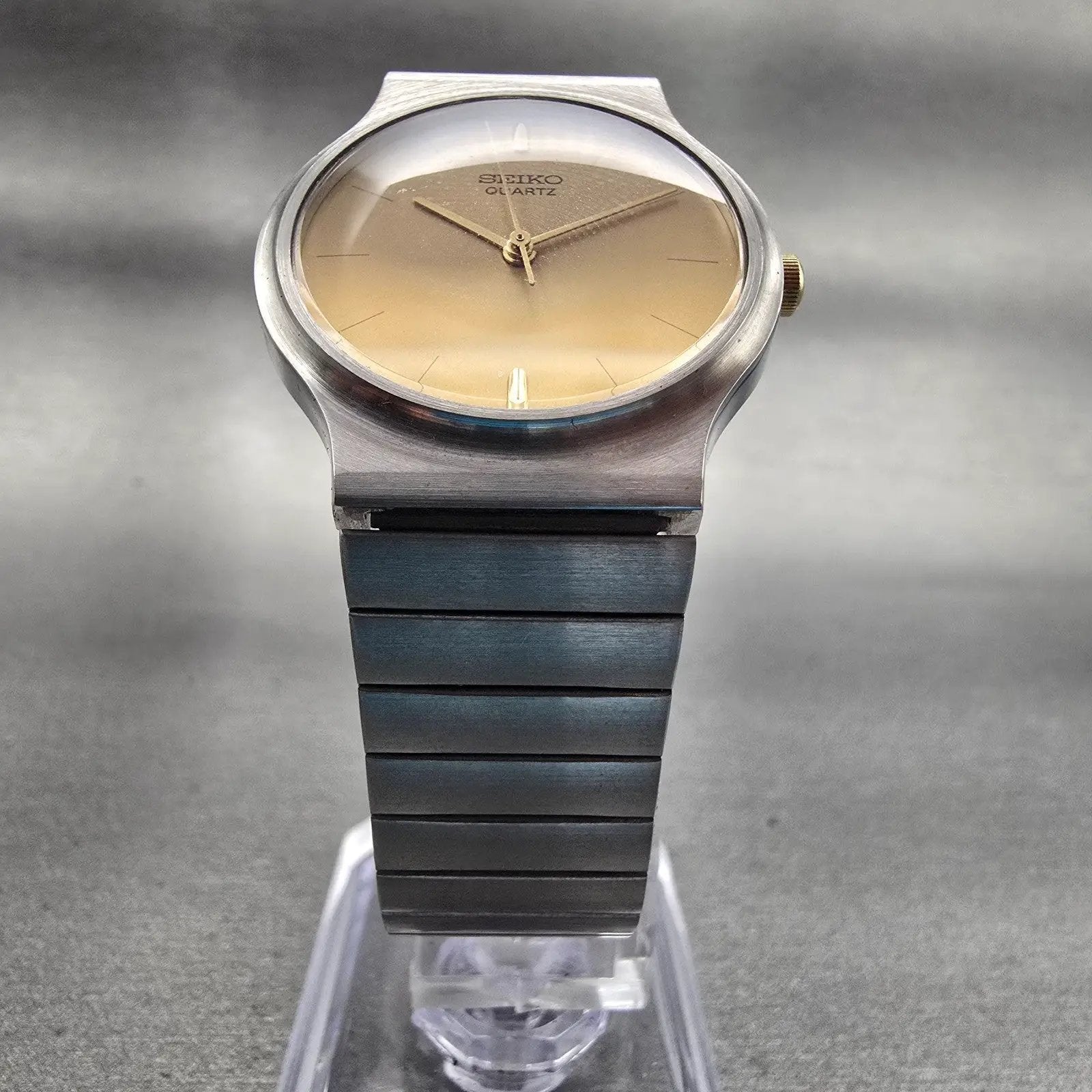 Seiko Watch Women 28mm Champagne Dial Silver Tone Round 7431-6090 New Battery5