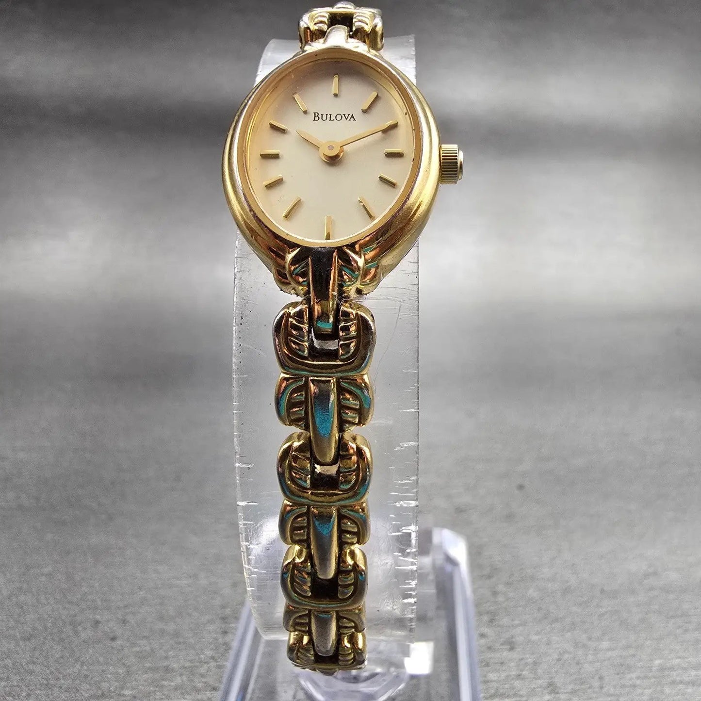 Bulova Watch Women 17mm Champagne Dial Gold Tone Oval 97T09 New Battery5