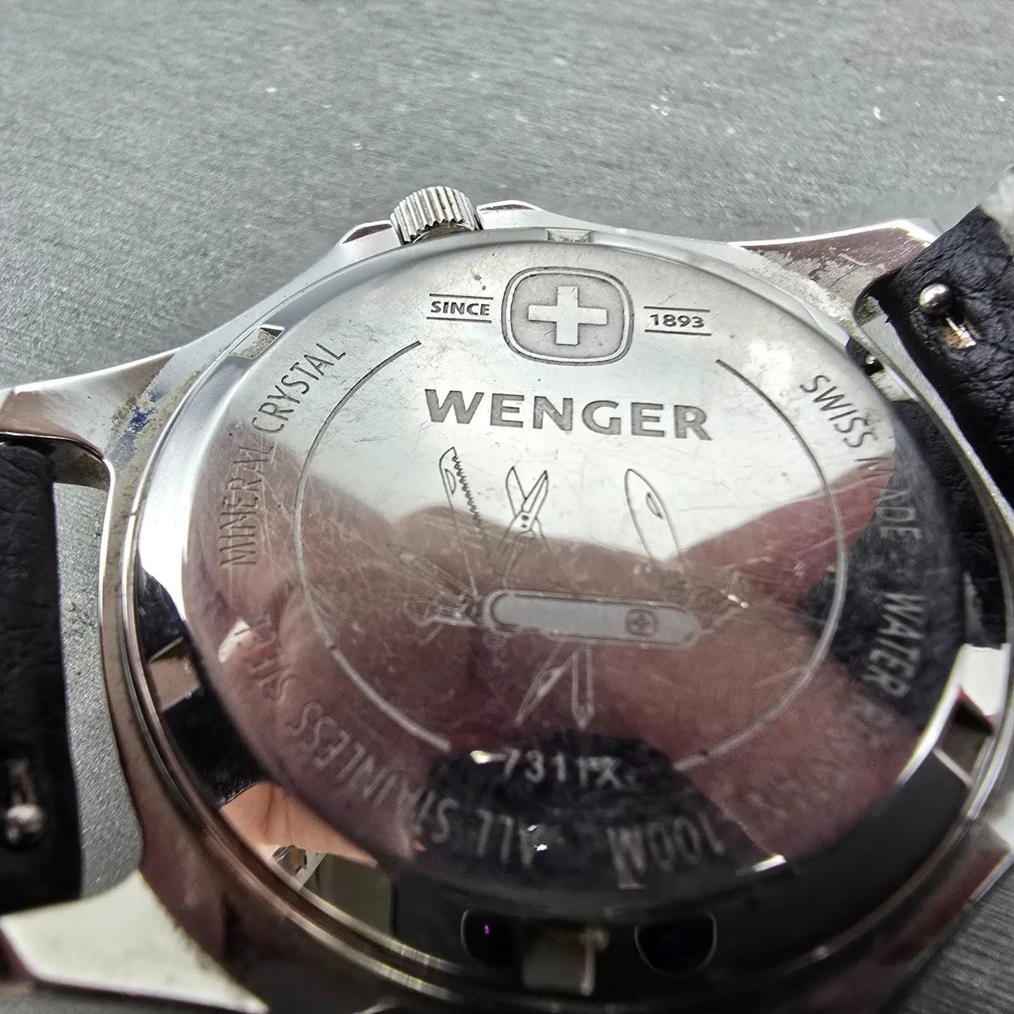 Wenger Watch Men 41mm White Dial Silver Date Round 7311X New Battery Swiss9