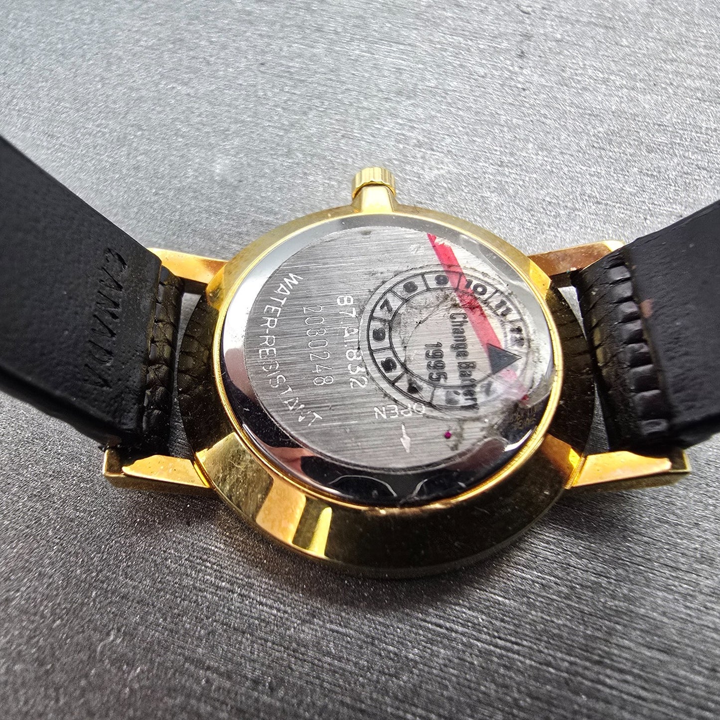 Movado Museum Watch Women 25mm Black Dial Gold Tone Round 87.A1.832 New Battery9
