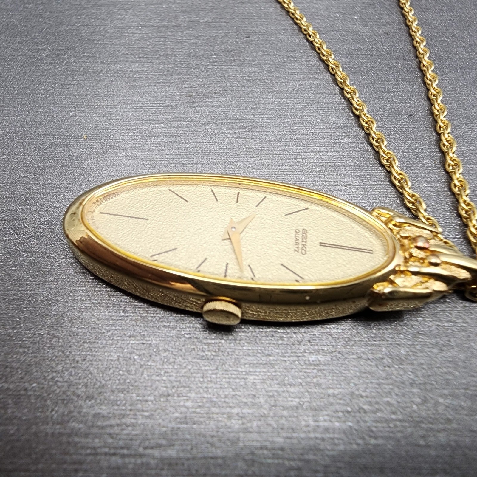 Seiko Necklace Watch Women 15mm Champagne Dial Gold Tone 13205520 New Battery3