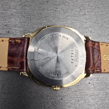 Seiko Pulsar Watch Men 33mm Gray Dial Gold Tone Rectangle Y553-5019 READ! NewBat10