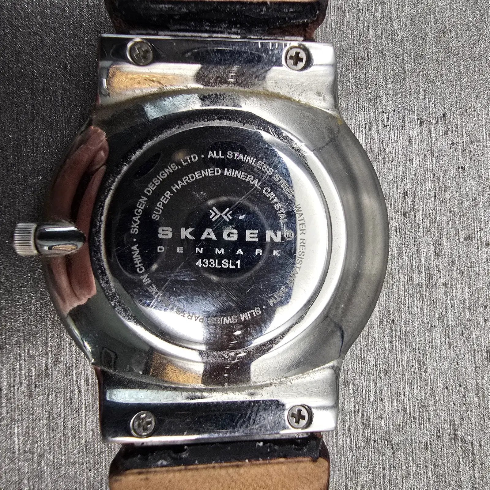 Skagen Watch Men 34mm Silver Dial Silver Tone Round 433LSL1 READ!!!! New Battery10