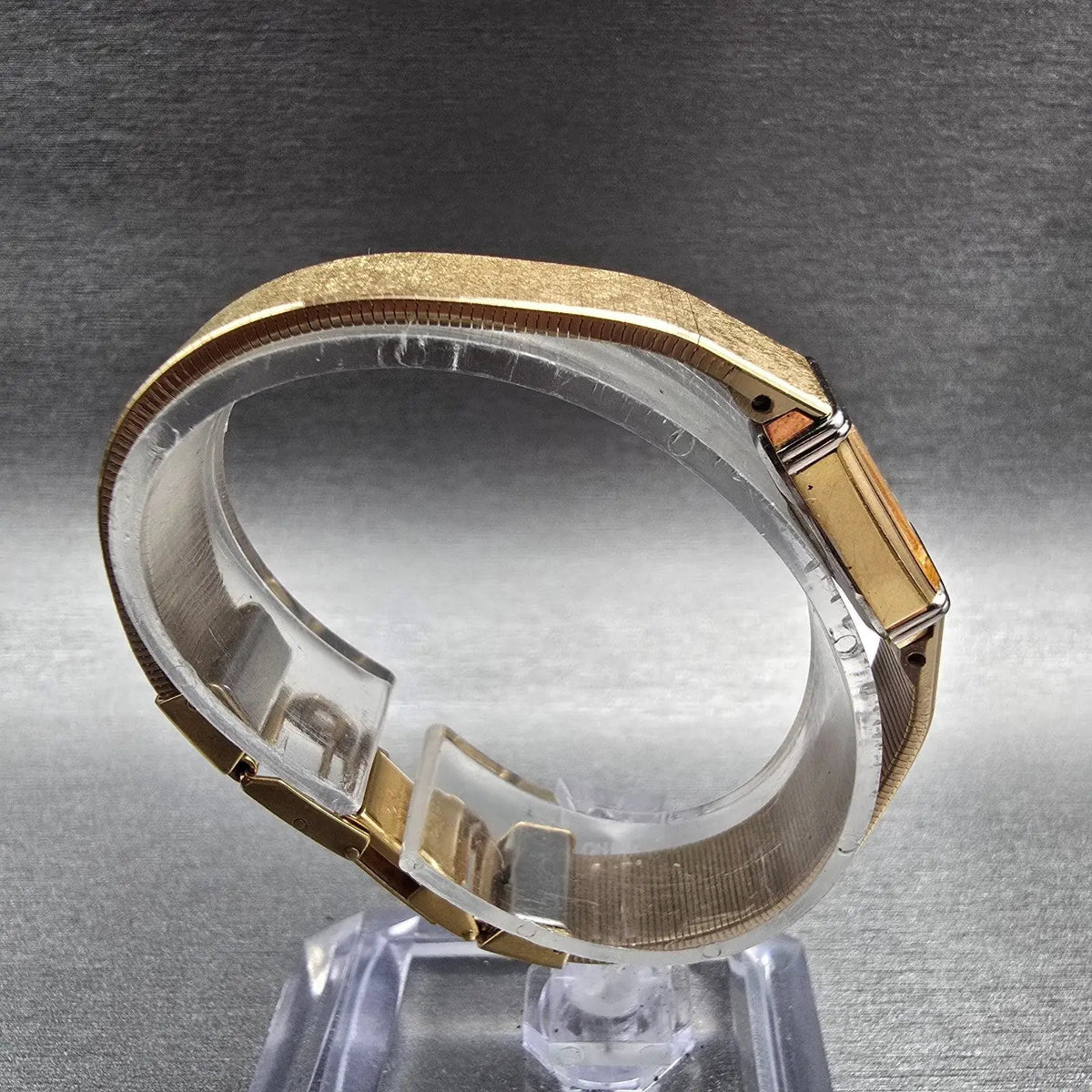 Seiko Tank Watch Women 12mm Gold Dial Gold Tone Rectangle 2E20-5409 New Battery8