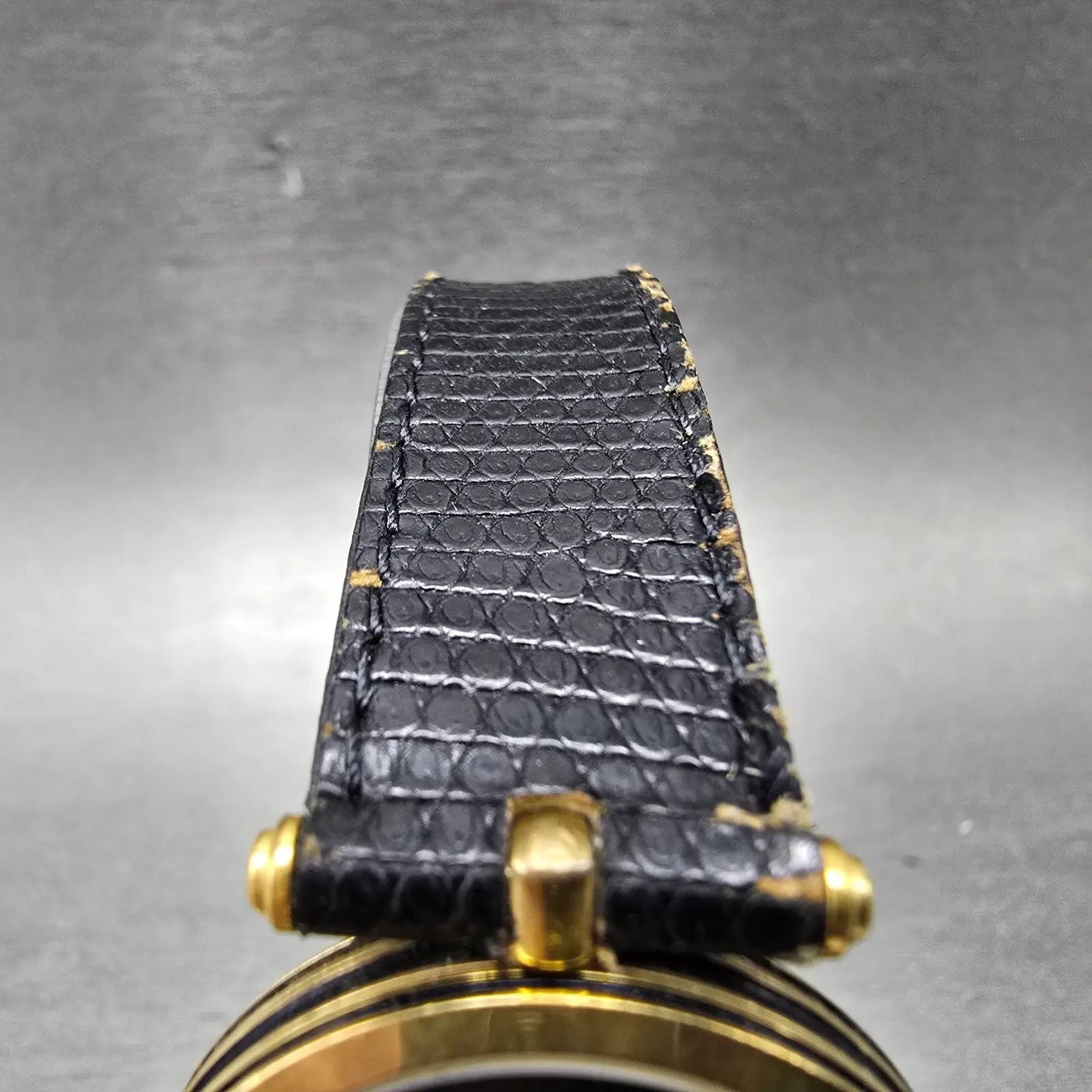 Gucci 2000M Watch Men 30mm Black Dial Gold Plated Leather Round New Battery VTG5