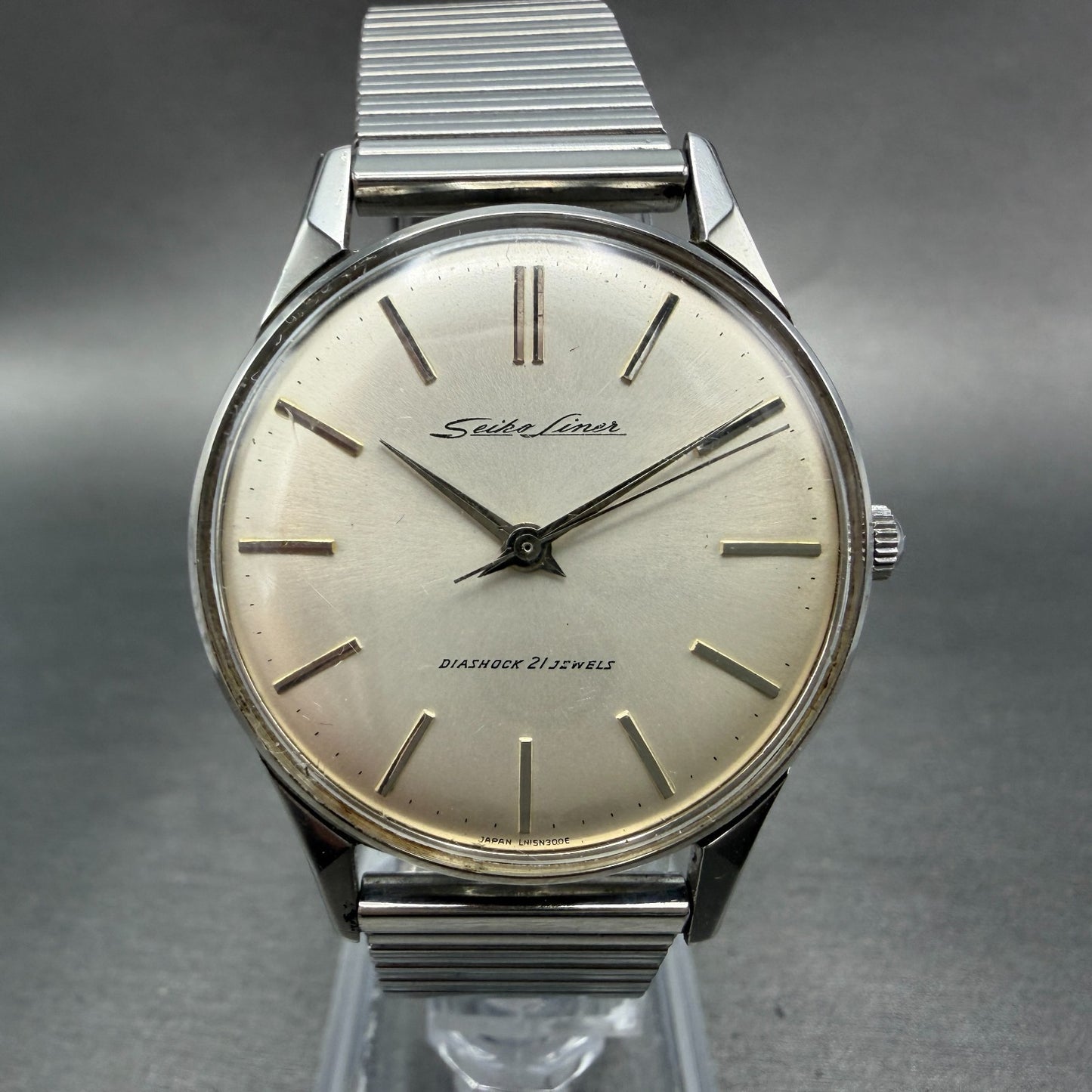 Seiko Liner Watch Men 35mm Silver Dial Silver Tone Round Manual 15016E Runs VTG0