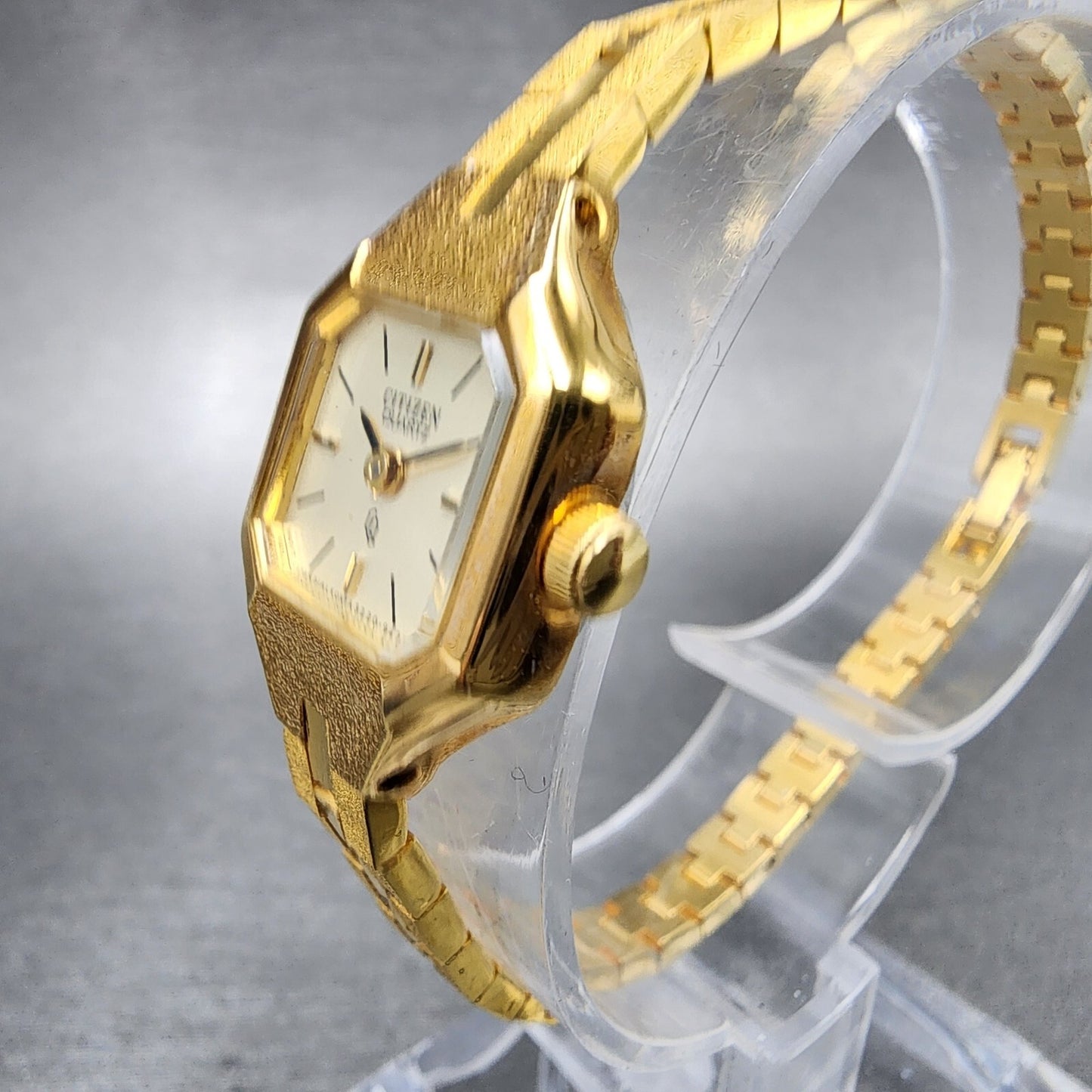 Citizen Watch Women 17mm Champagne Dial Gold Tone NOS 3220890809 New Battery4
