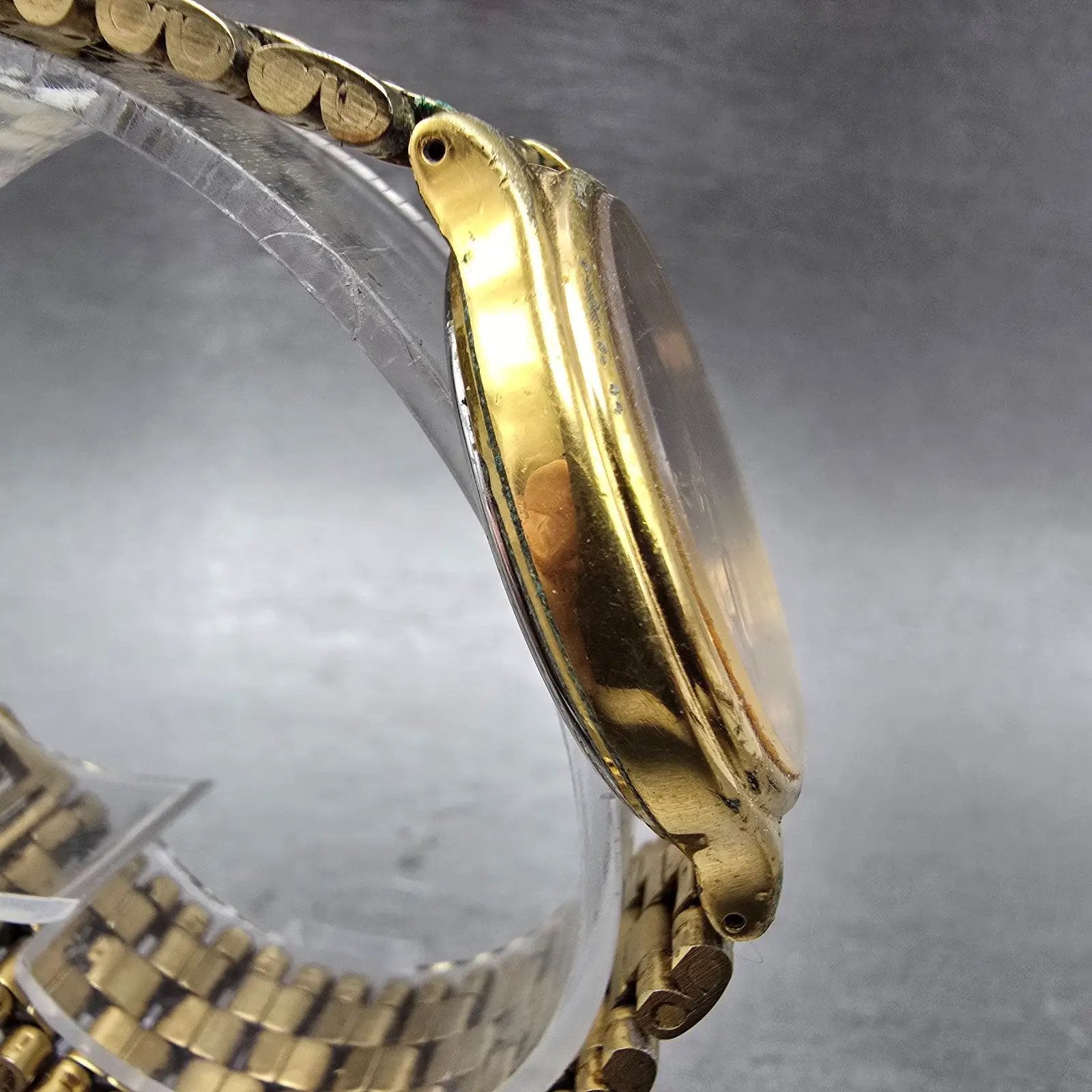 Seiko Watch Men 33mm Black Dial Gold Tone Date Round V722-7051 PARTS Vintage4
