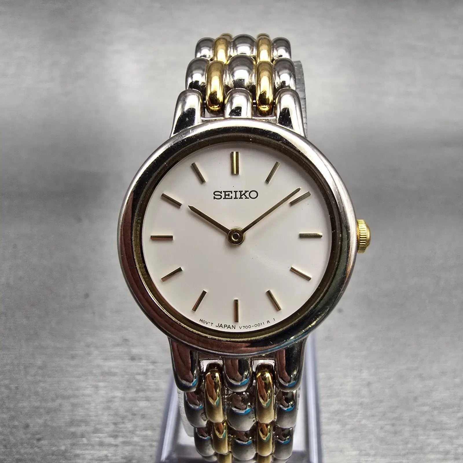 Seiko Watch Women 24mm White Dial Two Tone Round V700-6379 New Battery Vintage0