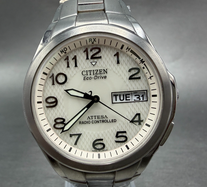 Citizen Eco-Drive Attesa Watch Men 37mm Cream Dial Titanium Atomic Daydate READ!0