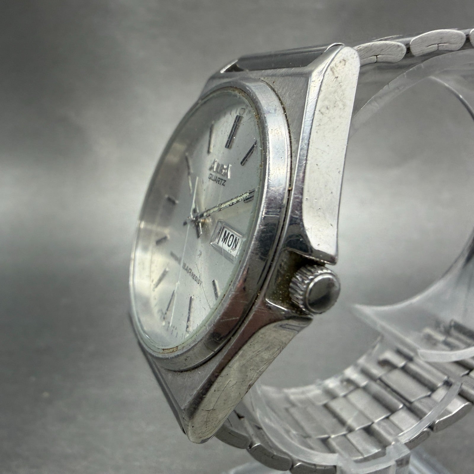 Seiko ALBA Watch Men 35mm Silver Dial Silver Tone Daydate V743-8A10 New Battery92