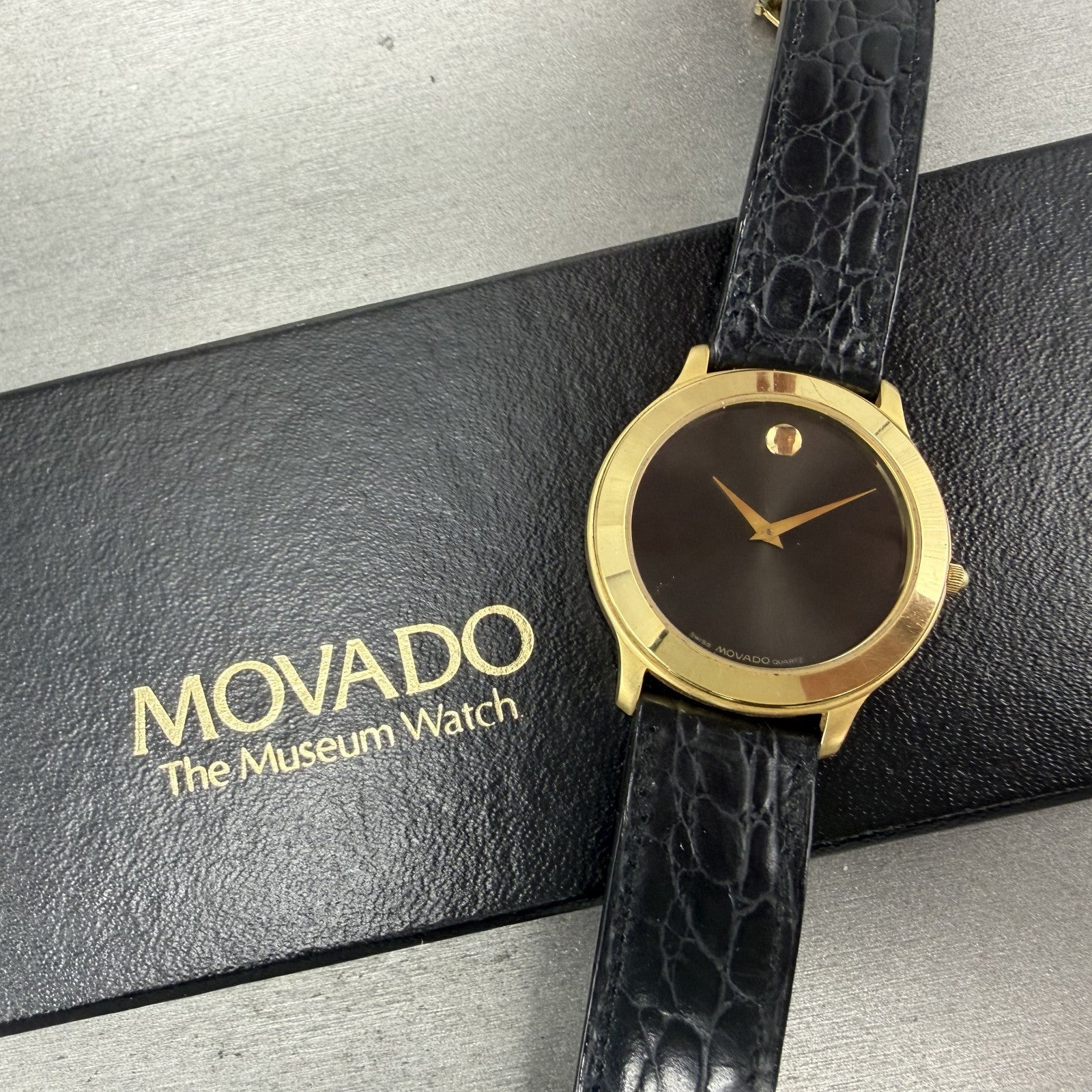Movado Museum Watch Men 34mm Black Dial Gold Tone Round 87-D1-844 New Battery0