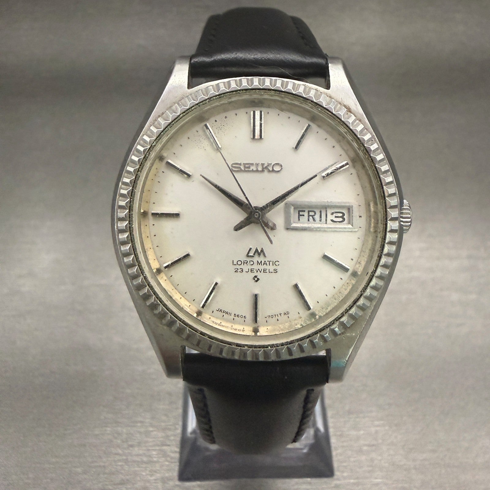 Seiko Lord Matic Watch Men 38mm Silver Dial Silver Tone Daydate Round 5606-70800