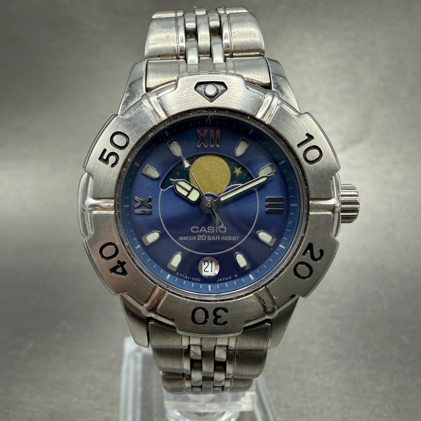 Casio Moonphase Dive Watch Women 31mm Blue Dial Steel Date Round LD-738 NewBat0