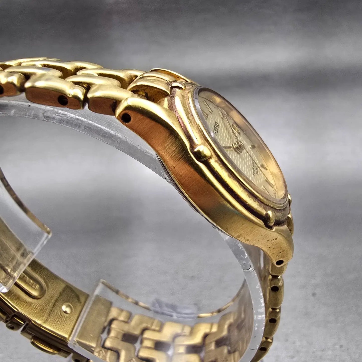 Seiko Watch Women 26mm Champagne Dial Gold Tone Date Round 7N82-0599 New Battery3