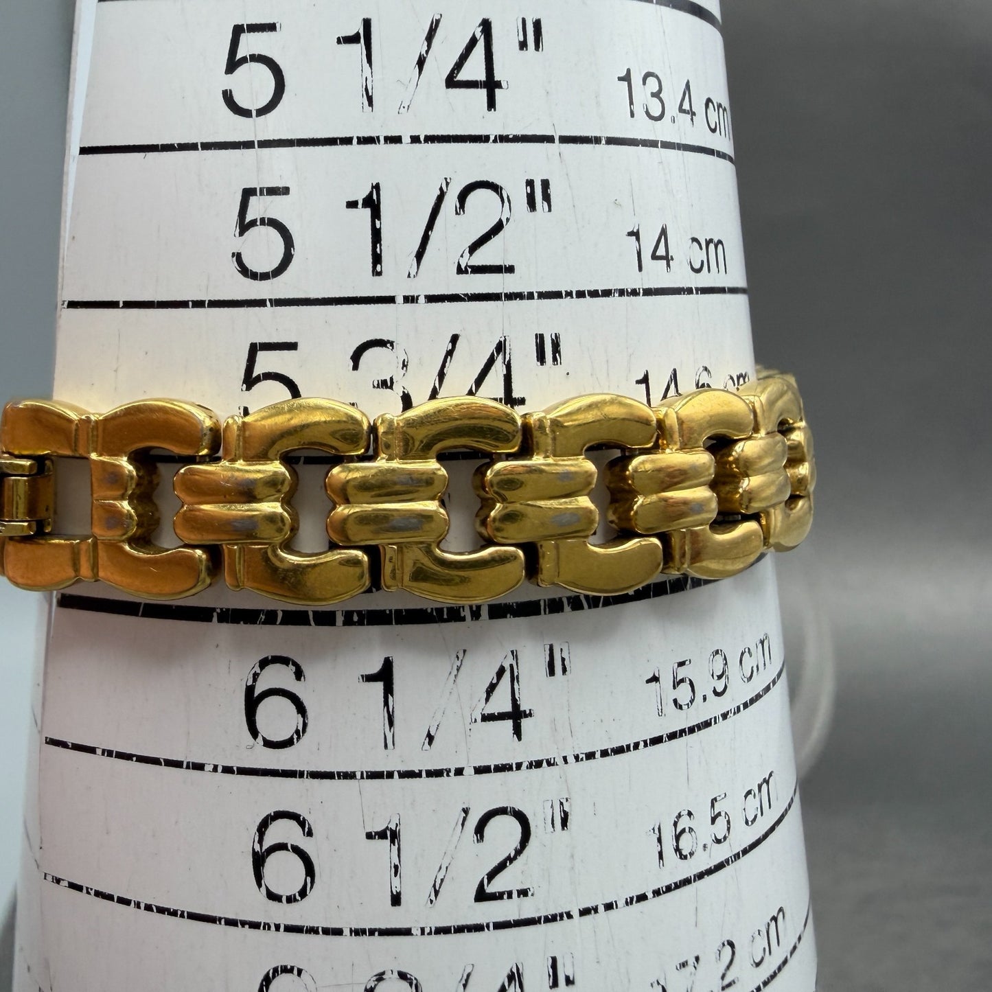 Bulova Watch Women 21mm Black Dial Gold Tone Round 98R07 New Battery Diamond10